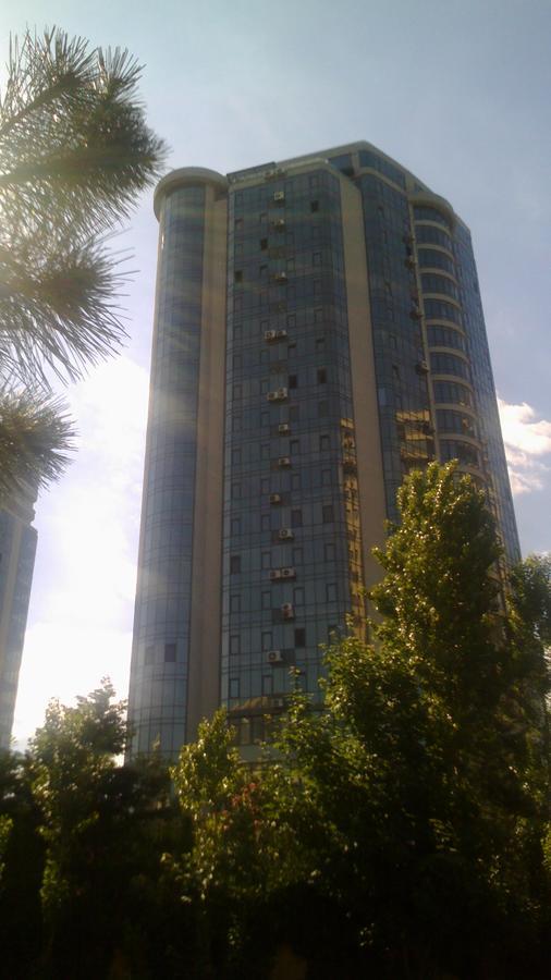 Dolphin Apartment Odessa Exterior photo
